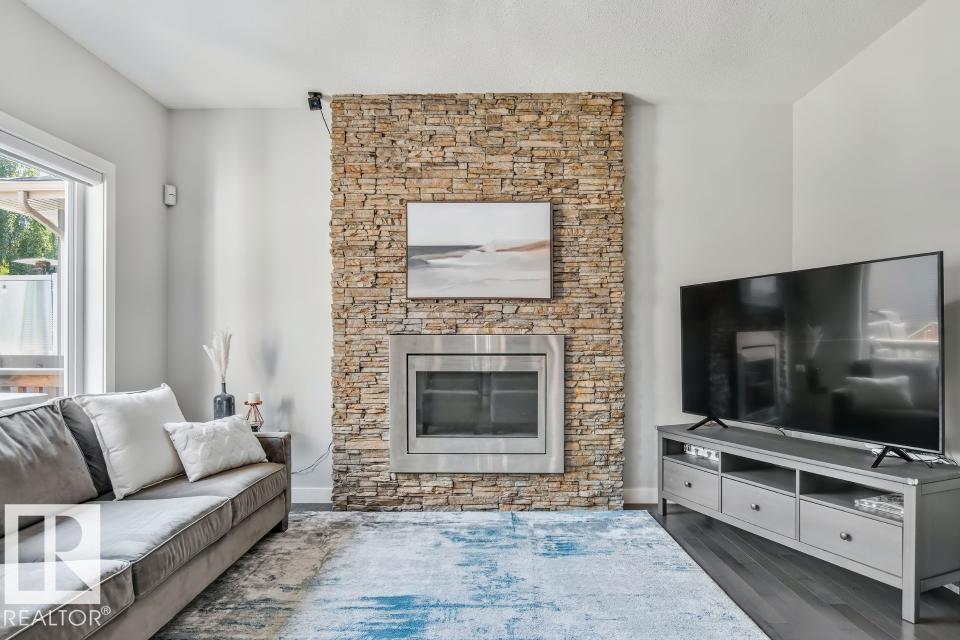 Photo 16 of 2469 Ware Cr Nw, Edmonton AB