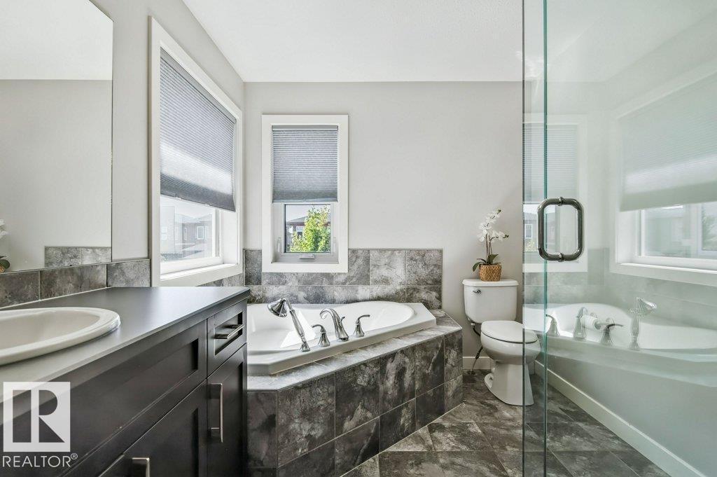 Photo 31 of 2469 Ware Cr Nw, Edmonton AB