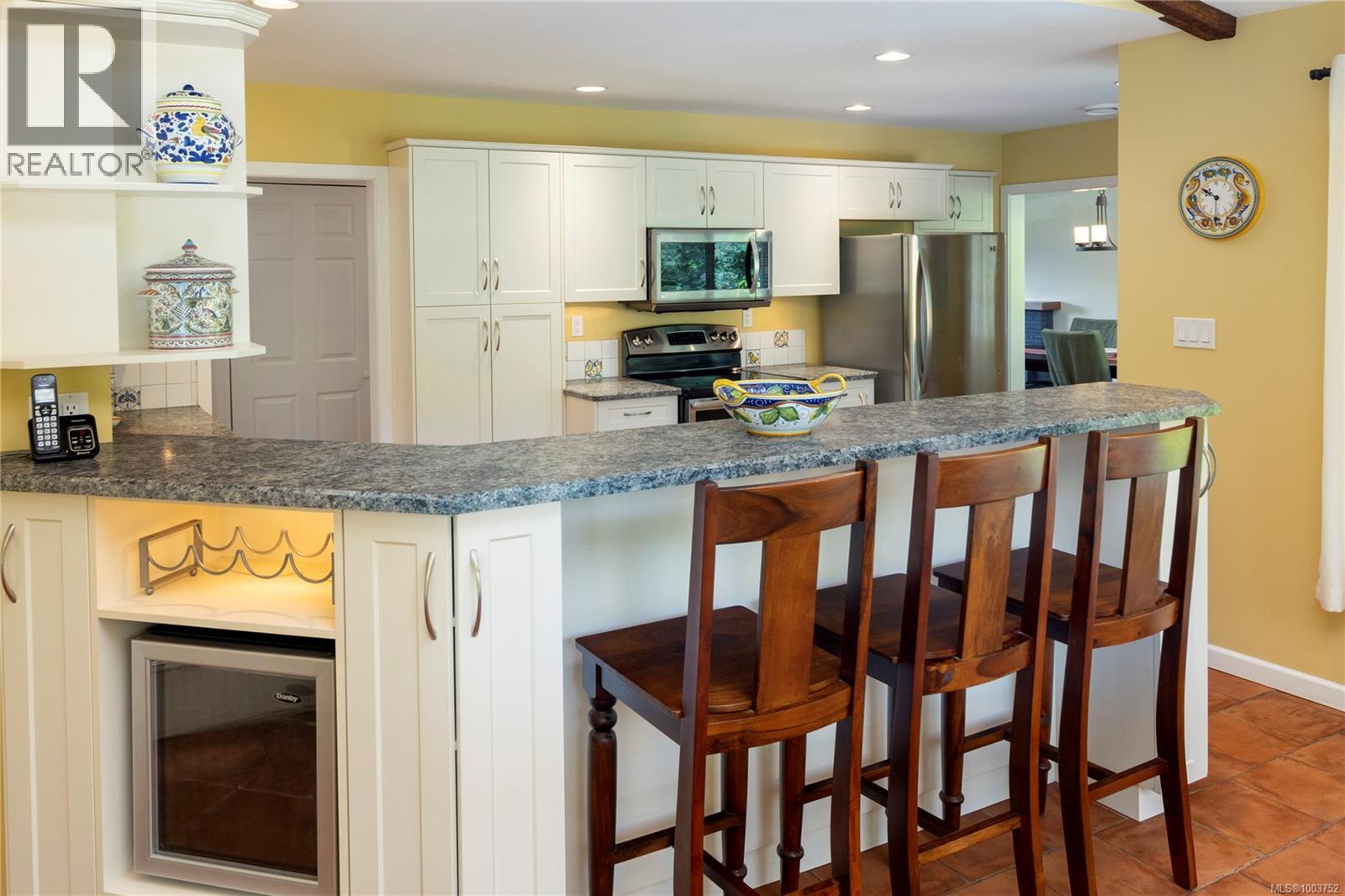 Photo 13 of 2070 Mcneill Ave, Oak Bay BC
