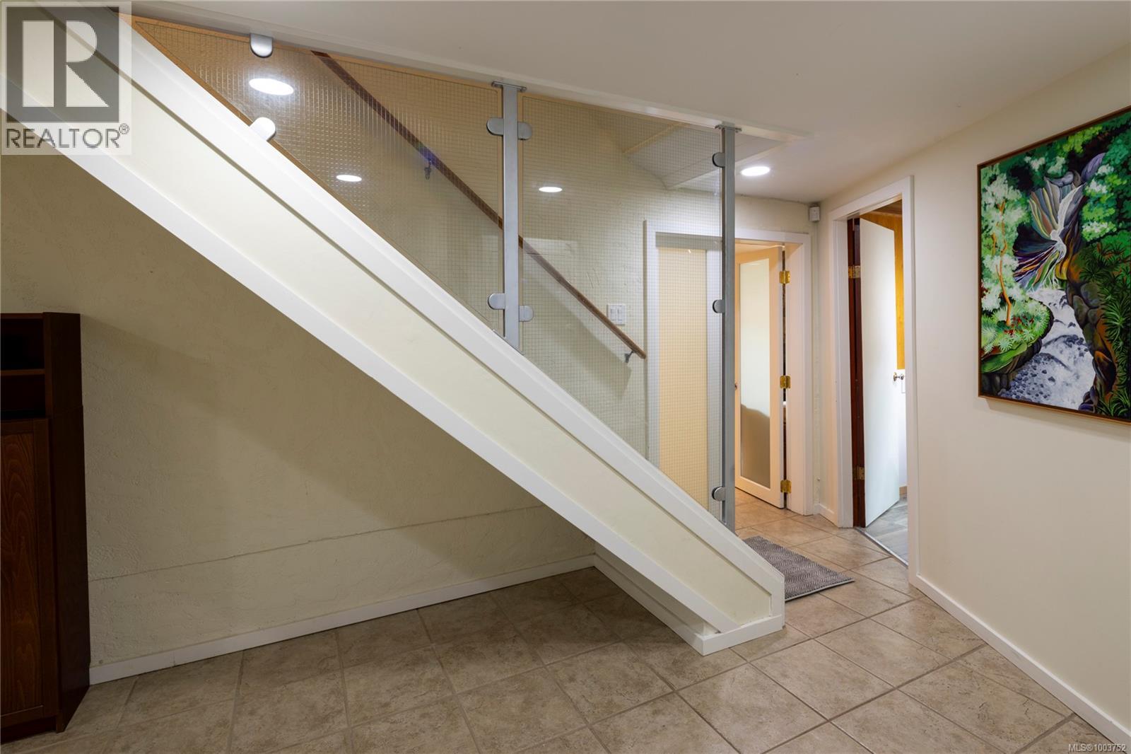 Photo 30 of 2070 Mcneill Ave, Oak Bay BC