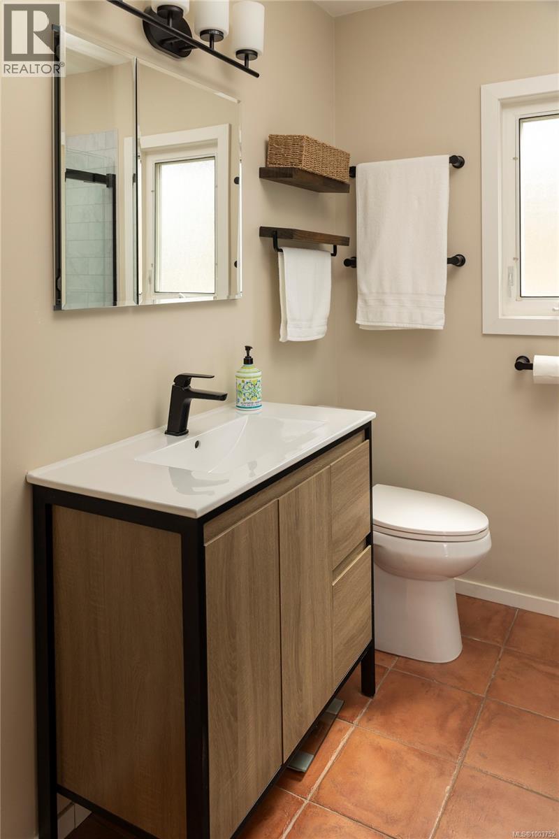 Photo 23 of 2070 Mcneill Ave, Oak Bay BC
