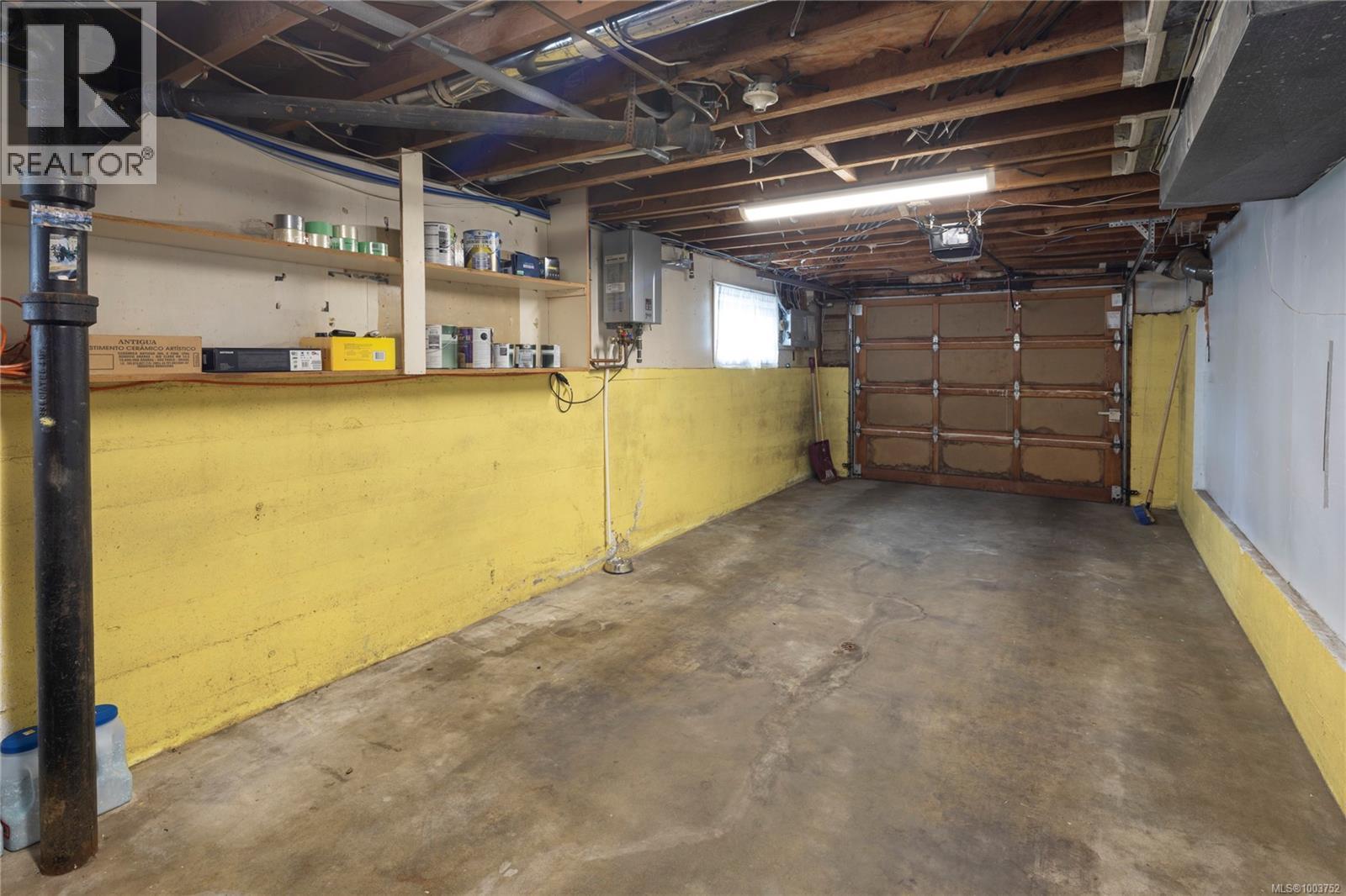 Photo 33 of 2070 Mcneill Ave, Oak Bay BC