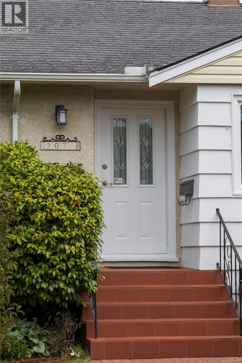 Photo 47 of 2070 Mcneill Ave, Oak Bay BC