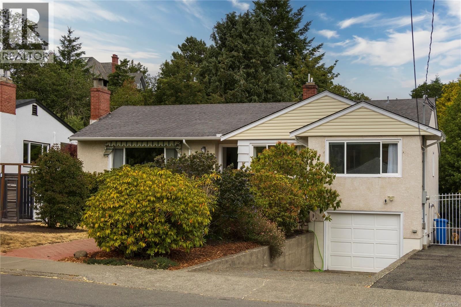 Photo 46 of 2070 Mcneill Ave, Oak Bay BC