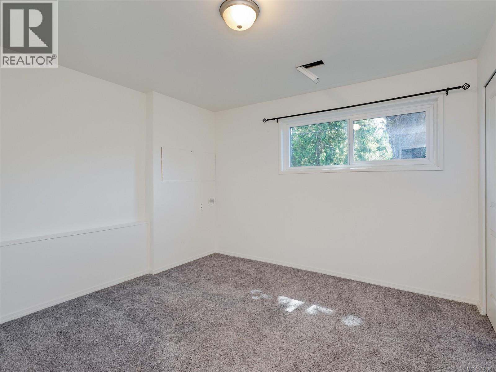 Photo 27 of 1844 Kings Rd, Saanich BC