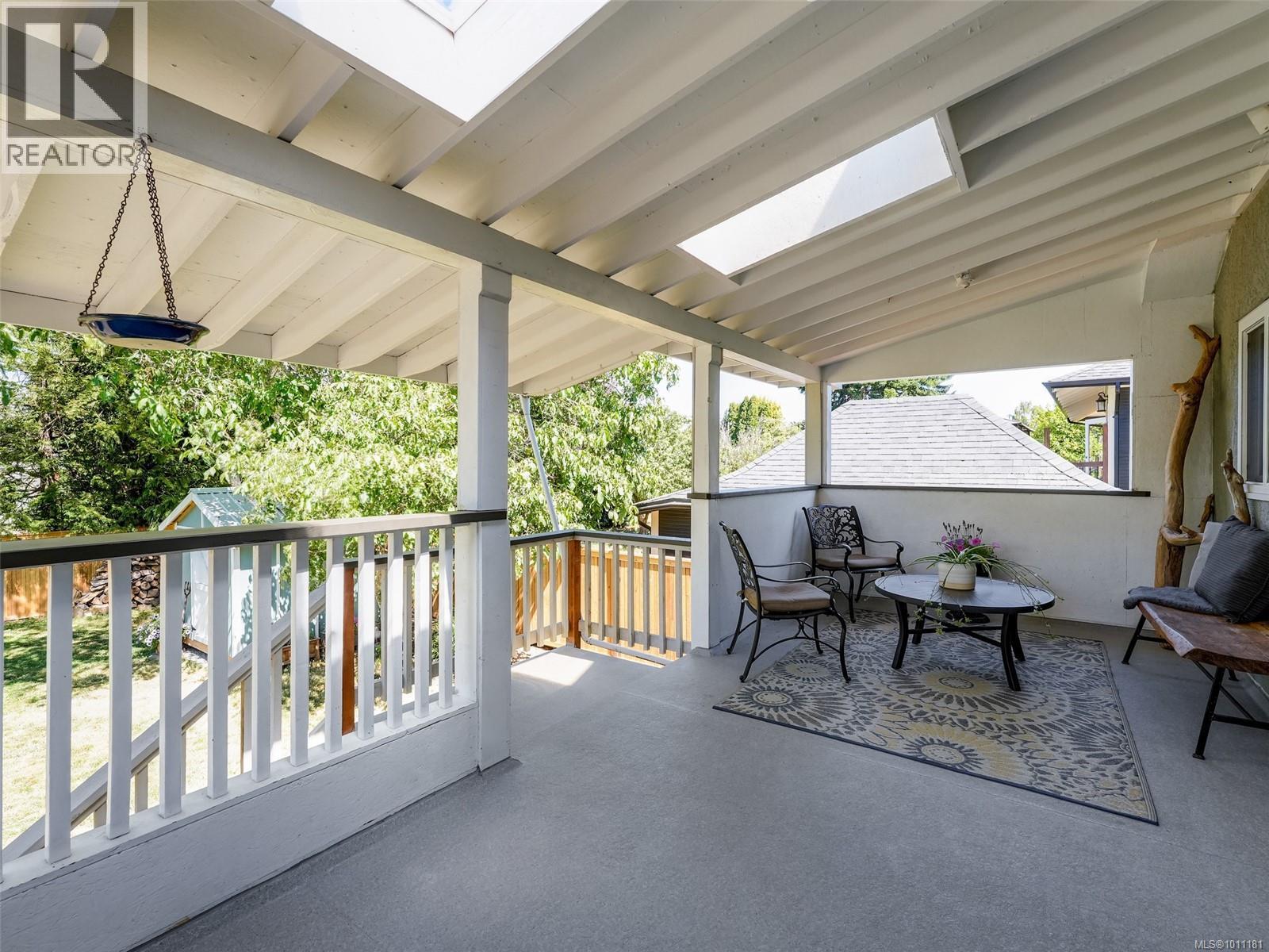 Photo 17 of 1844 Kings Rd, Saanich BC