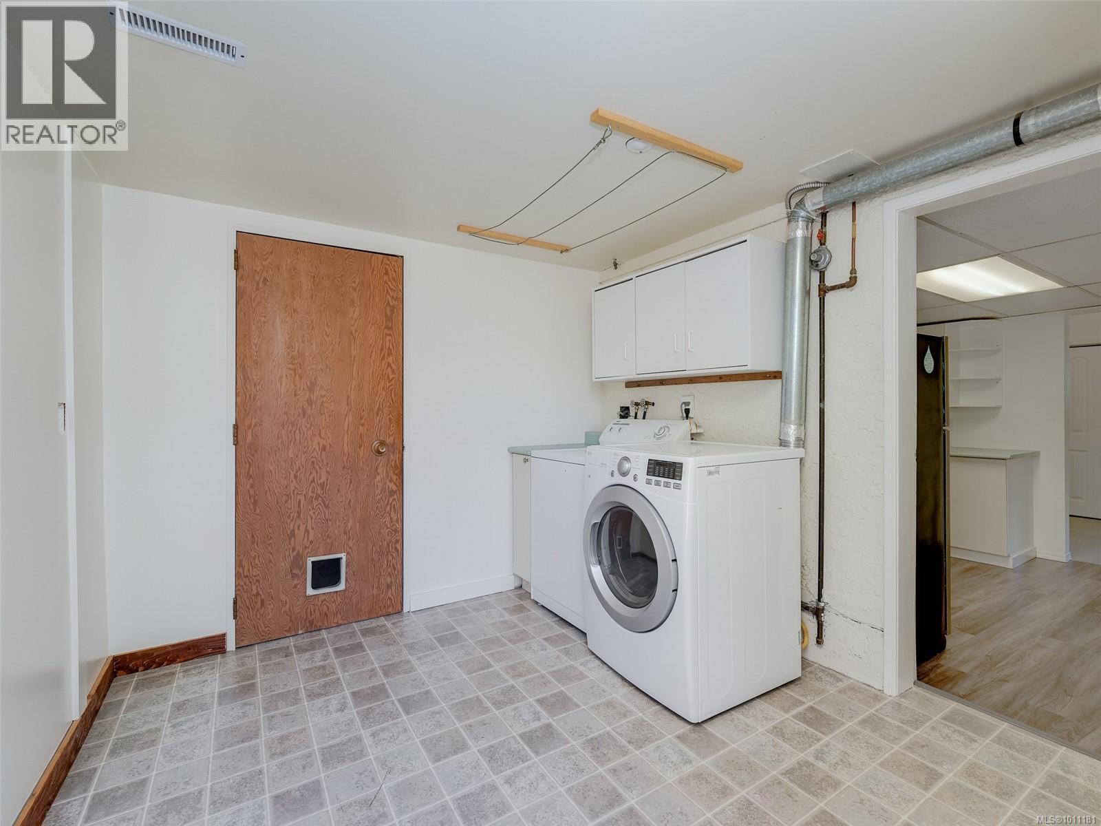 Photo 28 of 1844 Kings Rd, Saanich BC