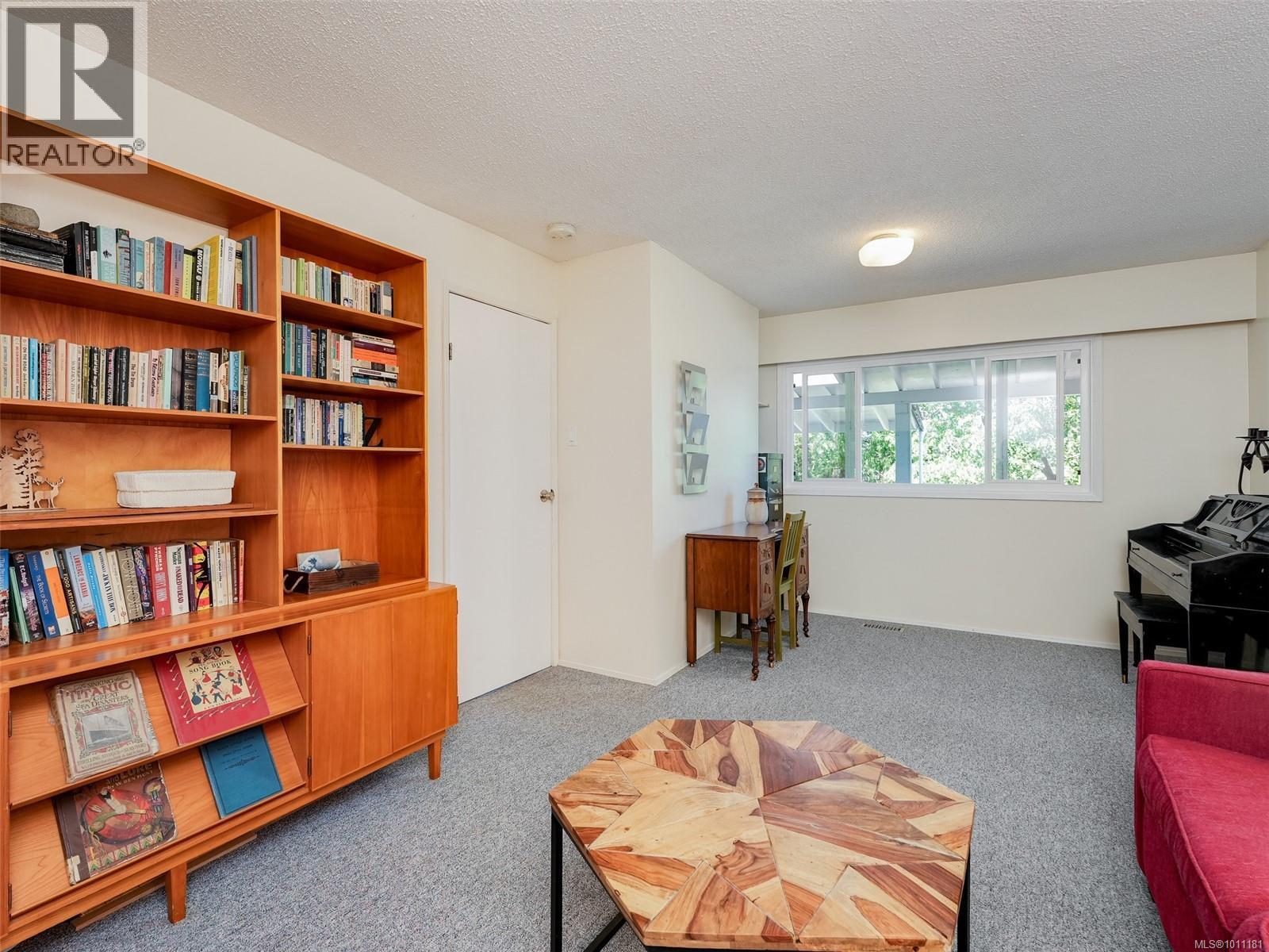 Photo 13 of 1844 Kings Rd, Saanich BC