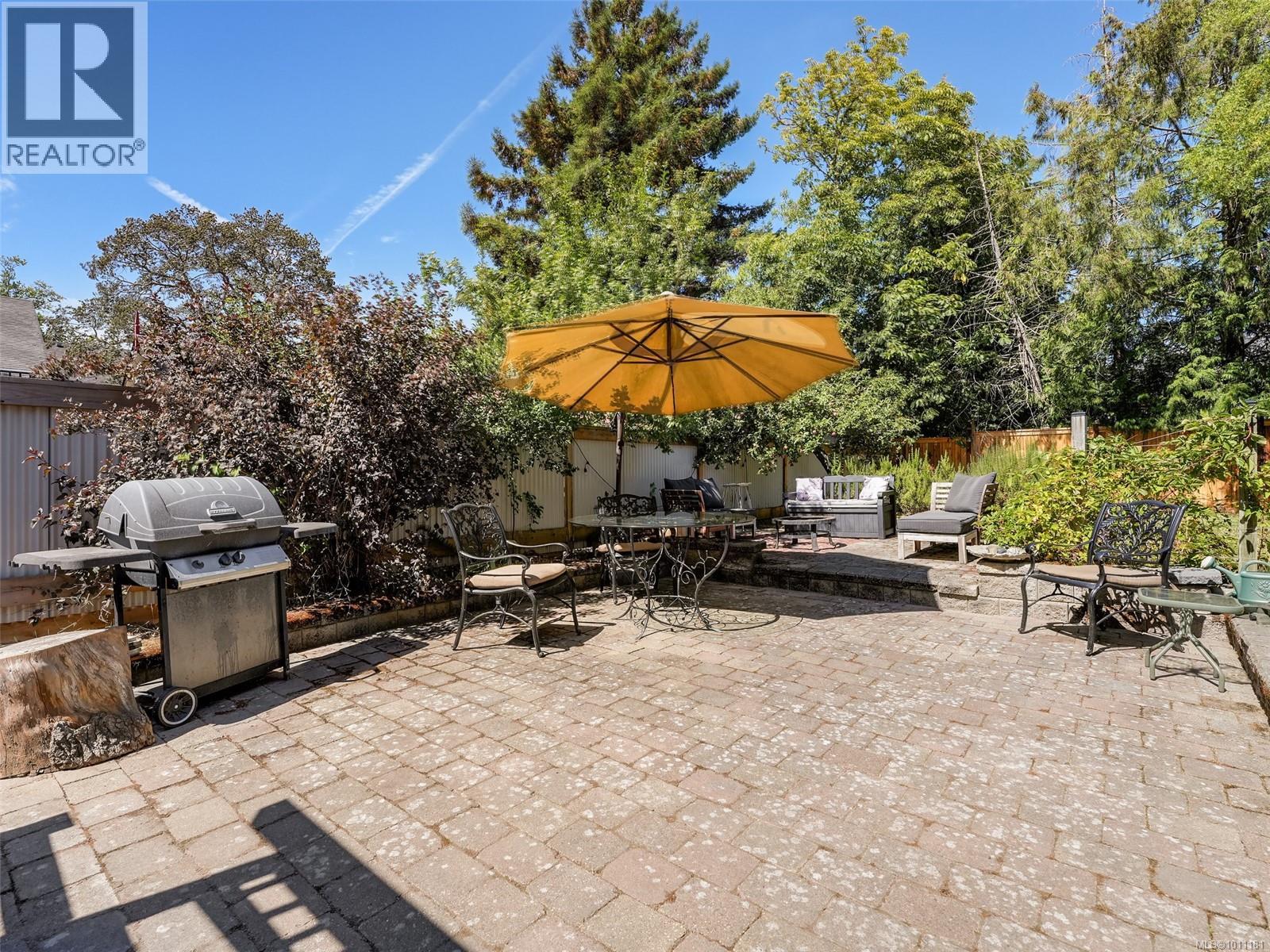 Photo 16 of 1844 Kings Rd, Saanich BC