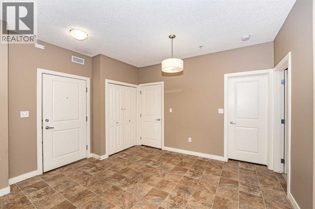 Photo 12 of 335 11 Millrise Drive Sw, Calgary AB
