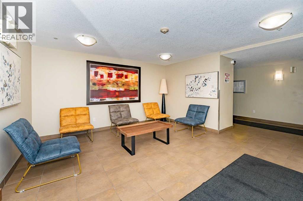 Photo 10 of 335 11 Millrise Drive Sw, Calgary AB