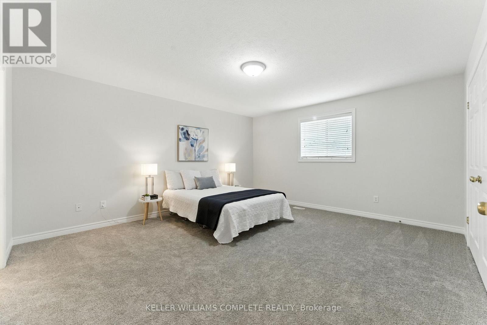 Photo 18 of 25 Mapleview Drive, Haldimand ON