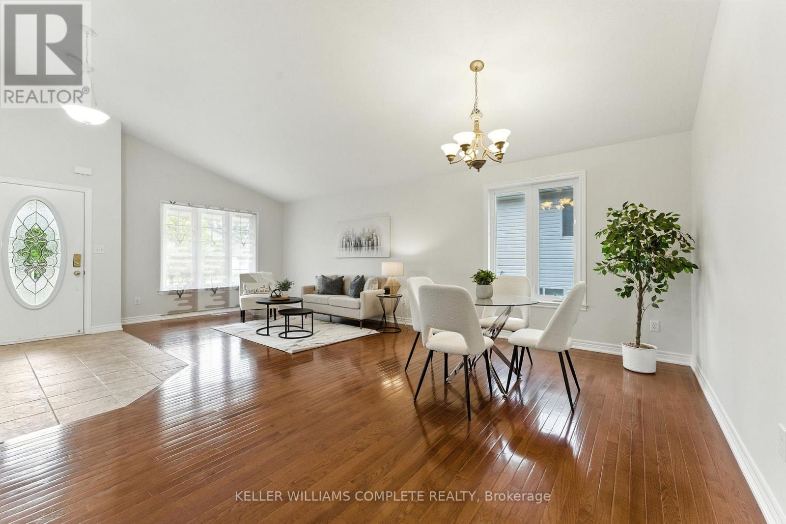 Photo 11 of 25 Mapleview Drive, Haldimand ON