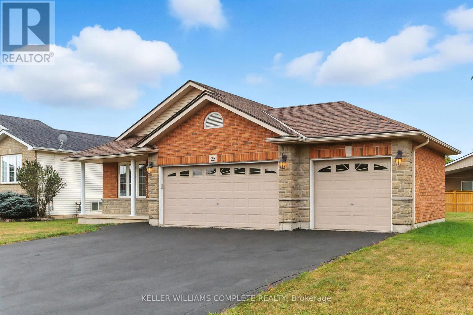 Photo 3 of 25 Mapleview Drive, Haldimand ON