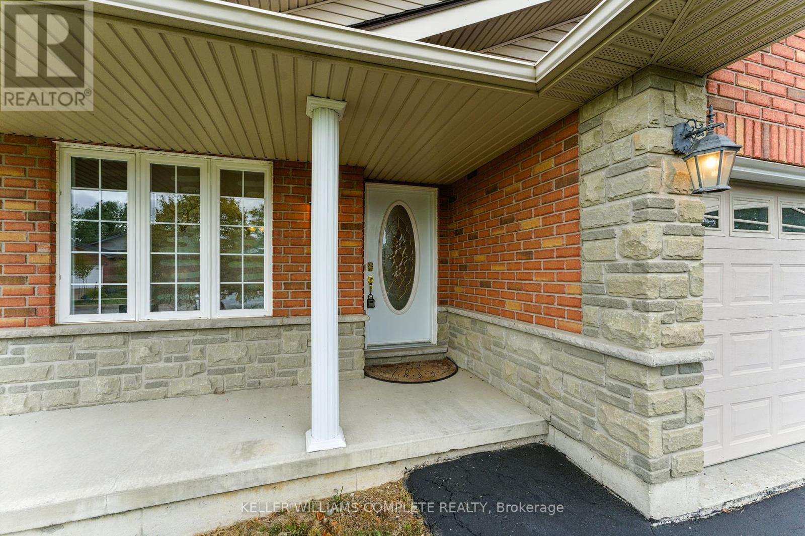 Photo 4 of 25 Mapleview Drive, Haldimand ON