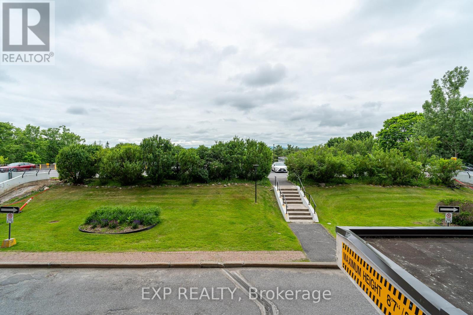 Photo 41 of 101 415 Greenview Avenue, Ottawa ON