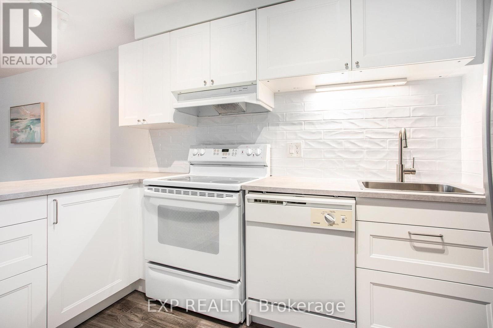 Photo 10 of 6603 A 6603 Bilberry Drive, Ottawa ON