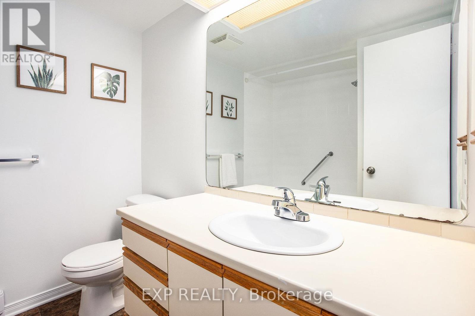 Photo 16 of 6603 A 6603 Bilberry Drive, Ottawa ON