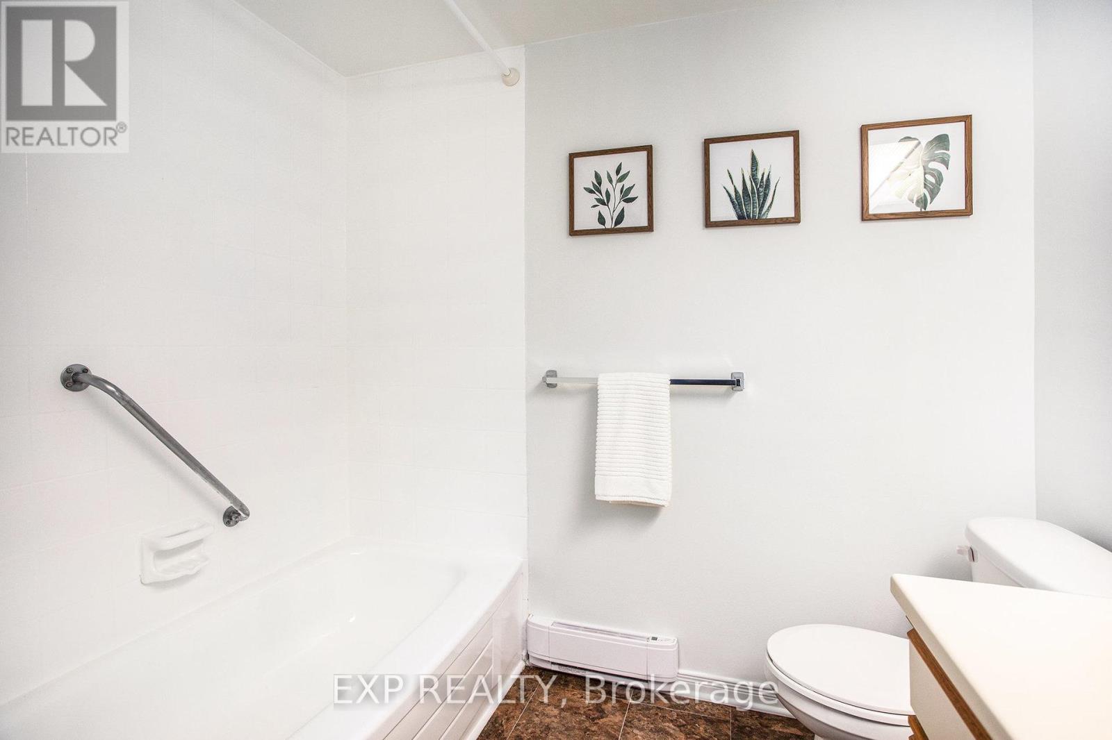 Photo 17 of 6603 A 6603 Bilberry Drive, Ottawa ON