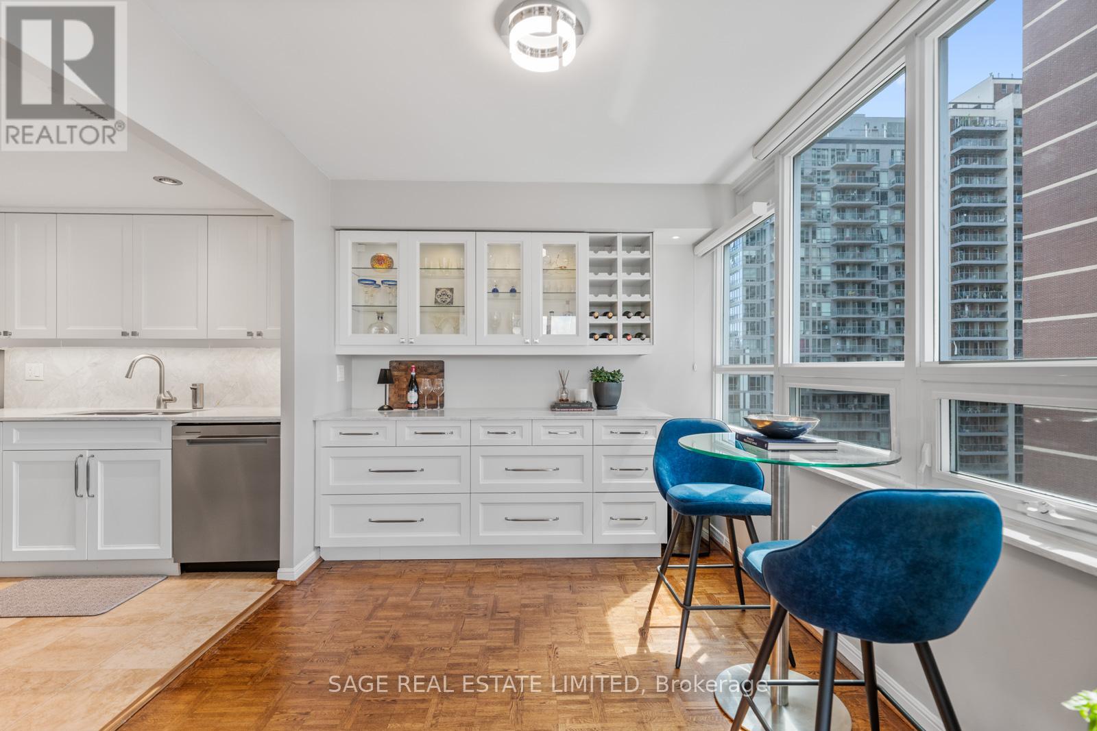 Photo 17 of 1206 71 Charles Street E, Toronto ON