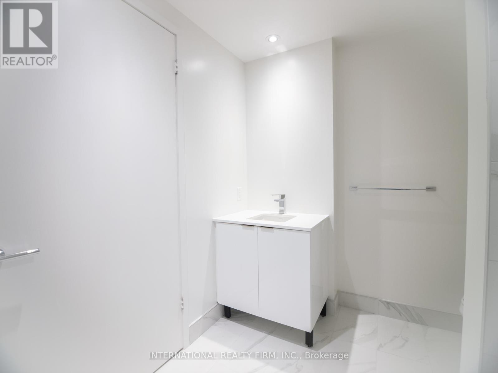 Photo 12 of 607 863 St Clair Avenue W, Toronto ON