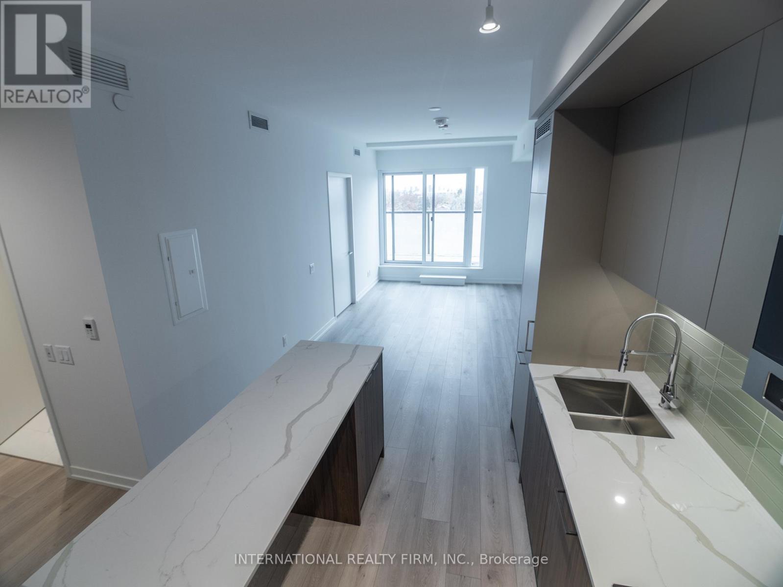 Photo 2 of 607 863 St Clair Avenue W, Toronto ON