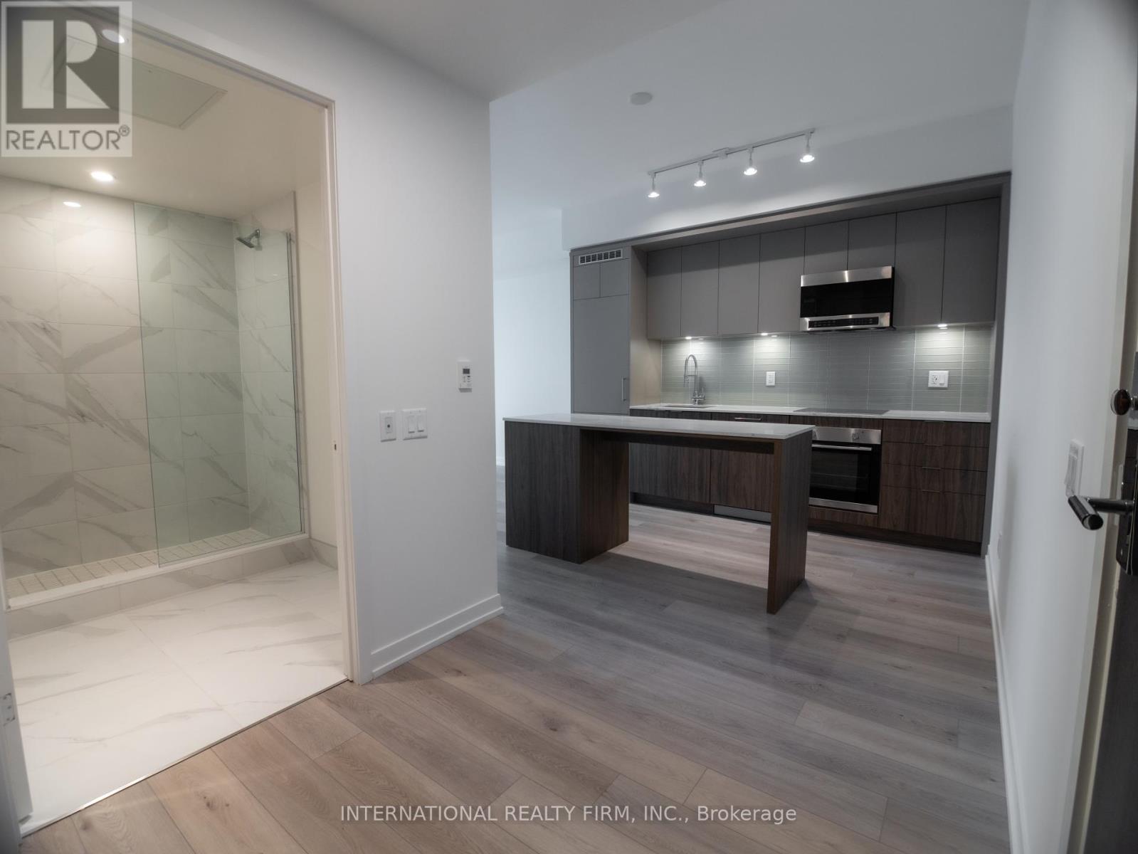 Photo 4 of 607 863 St Clair Avenue W, Toronto ON
