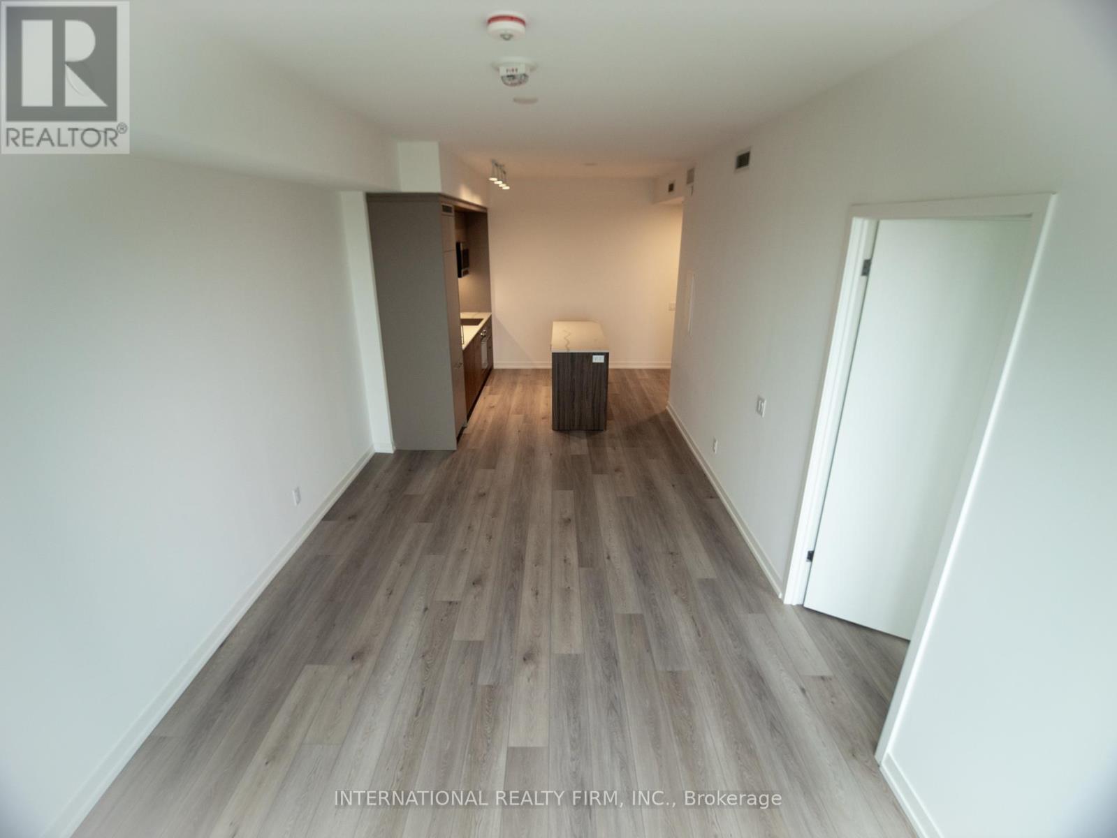 Photo 7 of 607 863 St Clair Avenue W, Toronto ON