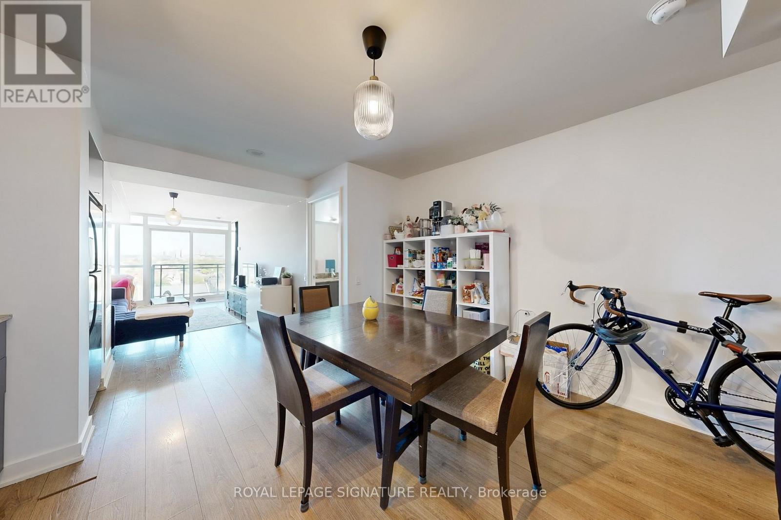 Photo 10 of 1202 78 Tecumseth Street, Toronto ON