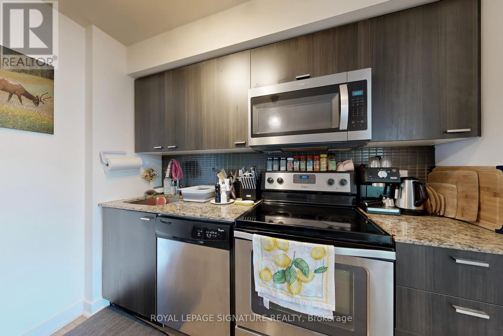 Photo 9 of 1202 78 Tecumseth Street, Toronto ON