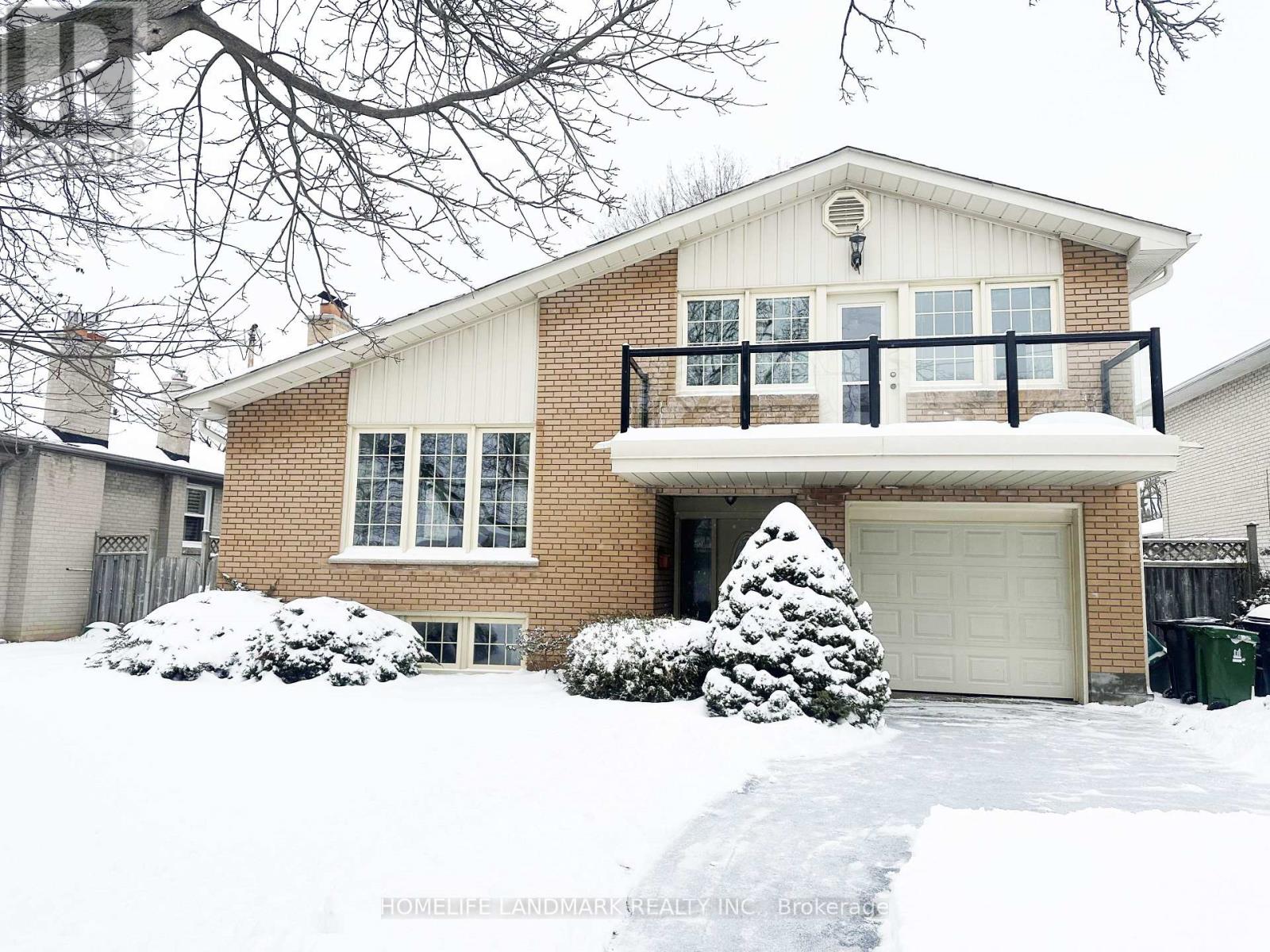 Photo 1 of 28 Monarchwood Crescent, Toronto ON