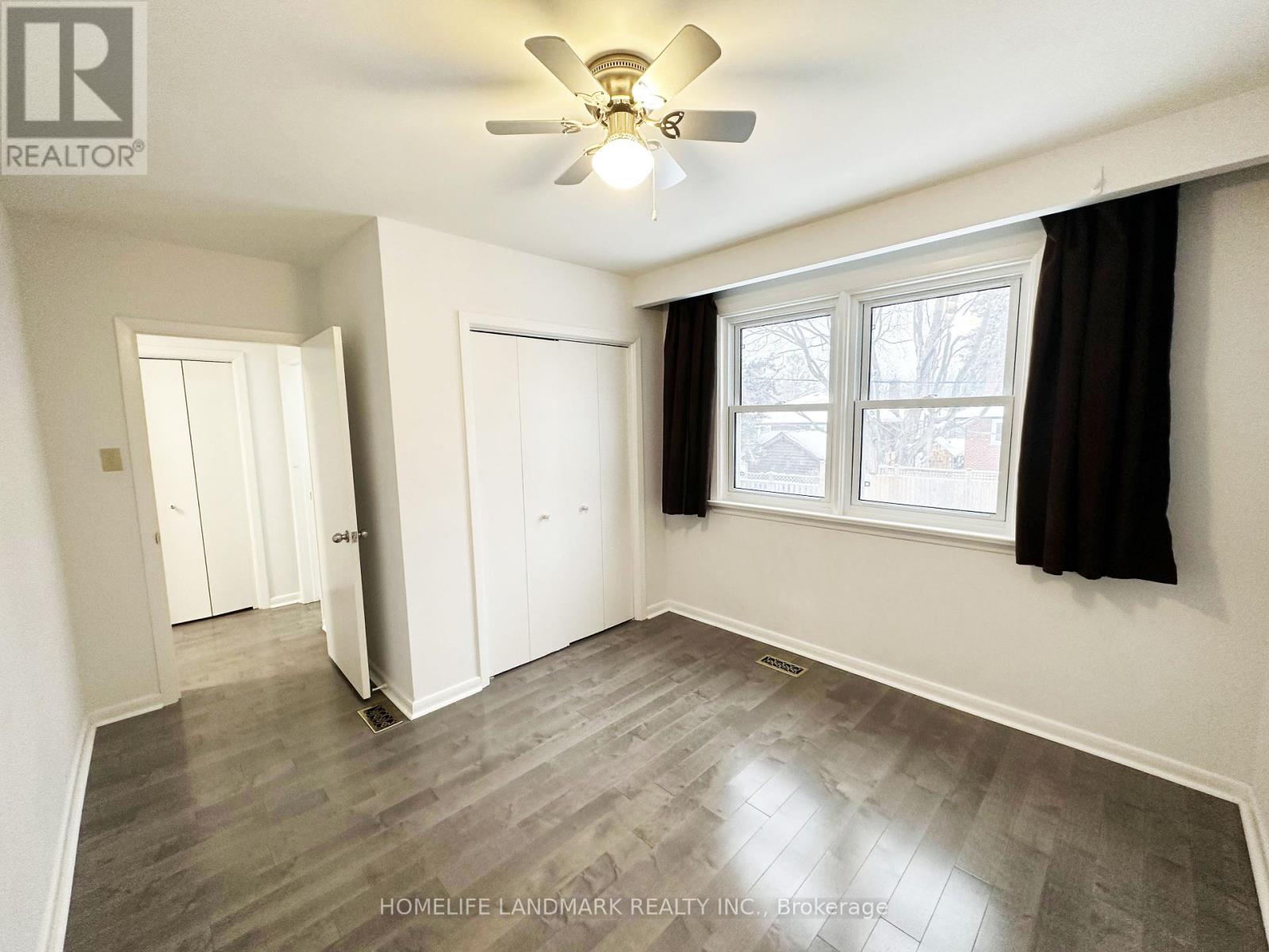 Photo 19 of 28 Monarchwood Crescent, Toronto ON