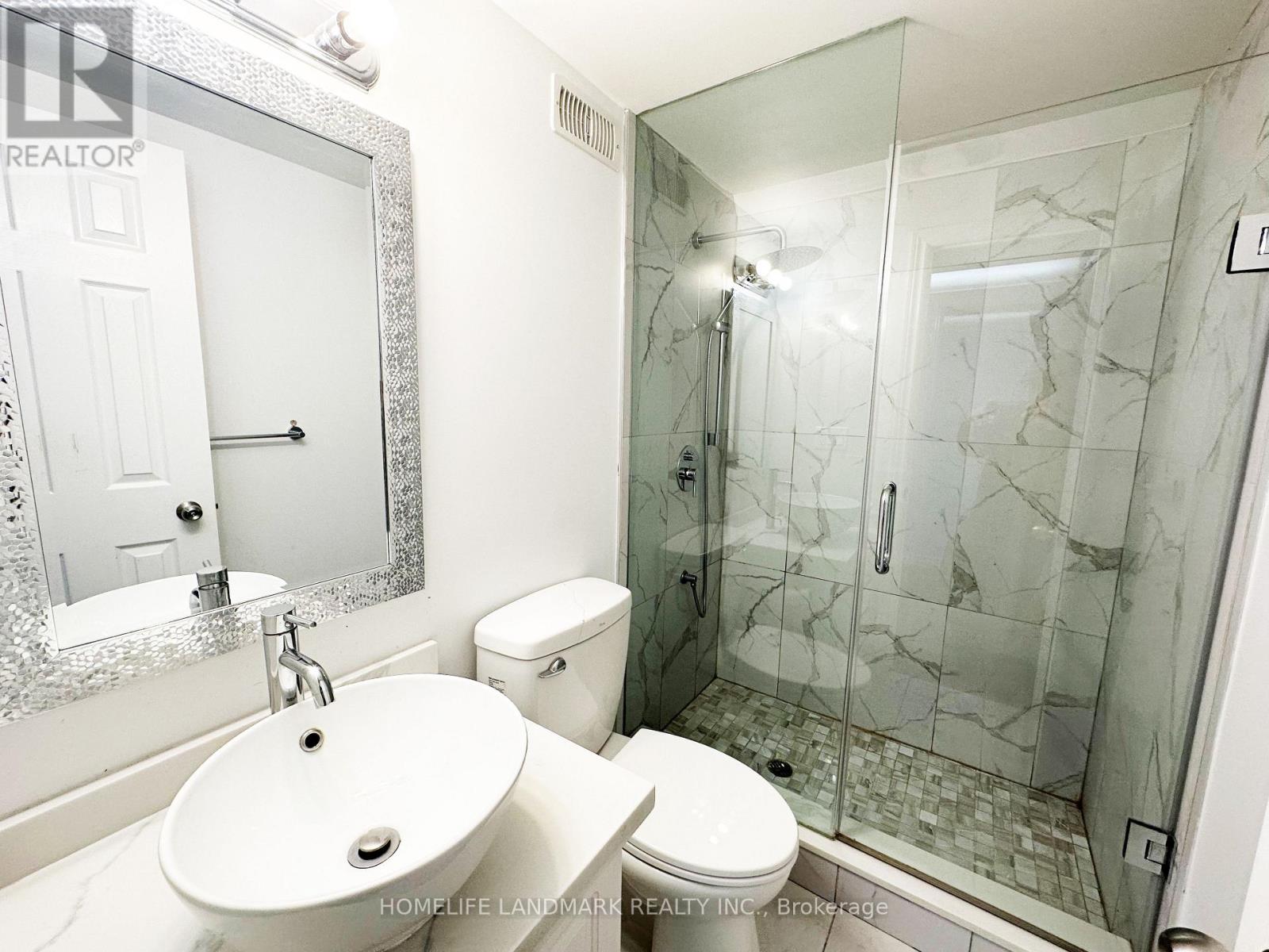Photo 25 of 28 Monarchwood Crescent, Toronto ON