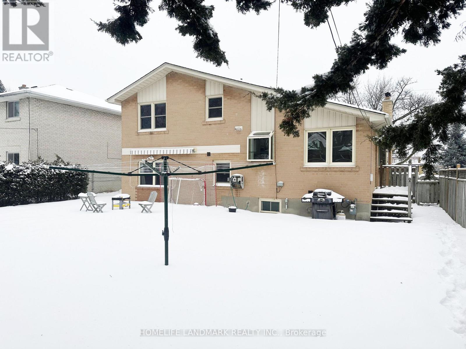 Photo 26 of 28 Monarchwood Crescent, Toronto ON