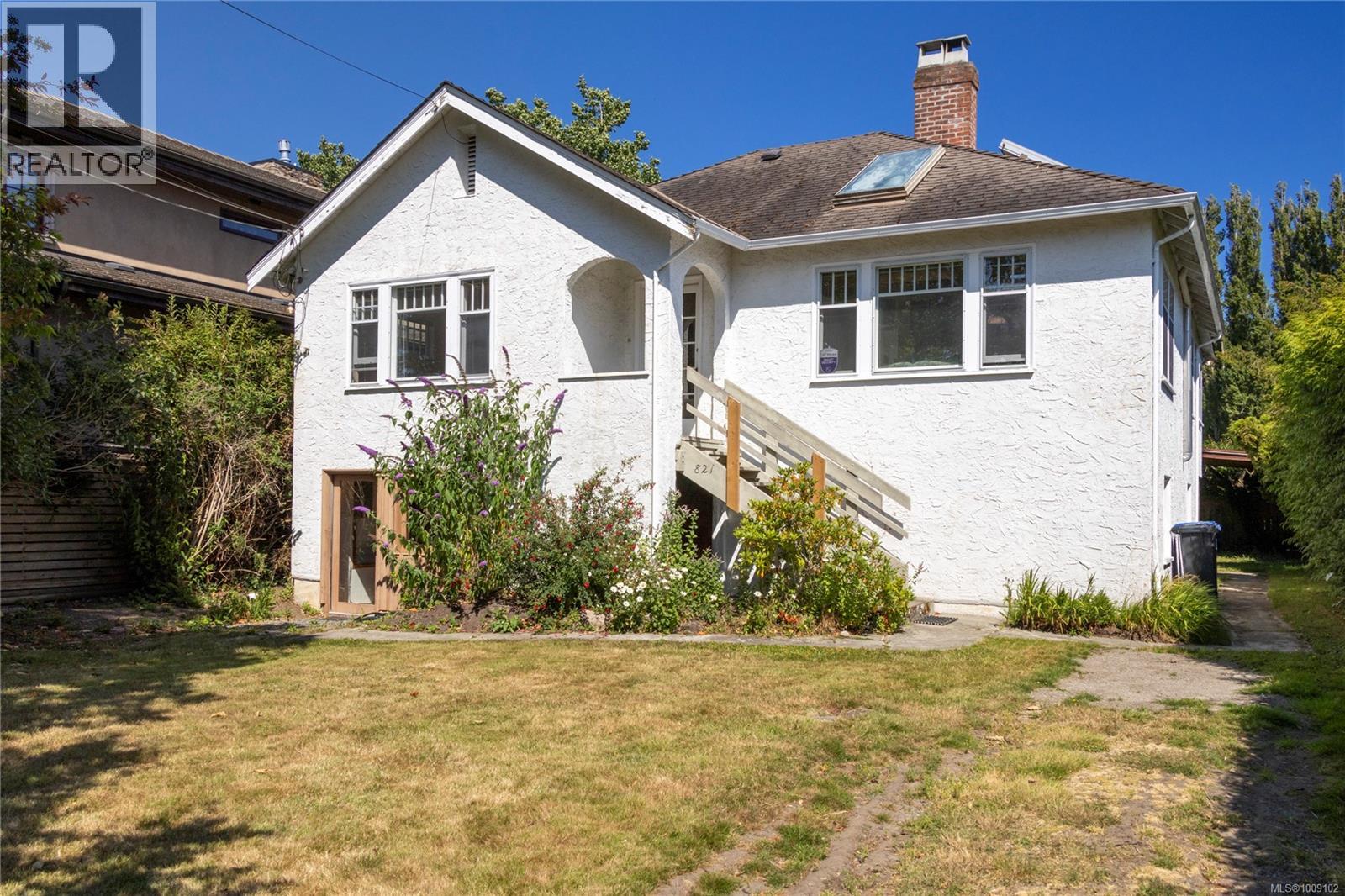 Photo 23 of 821 Newport Ave, Oak Bay BC
