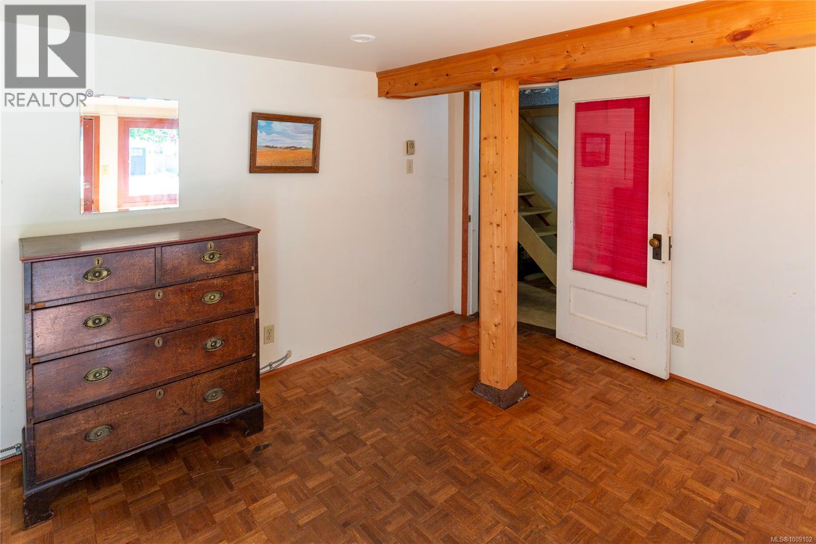 Photo 17 of 821 Newport Ave, Oak Bay BC