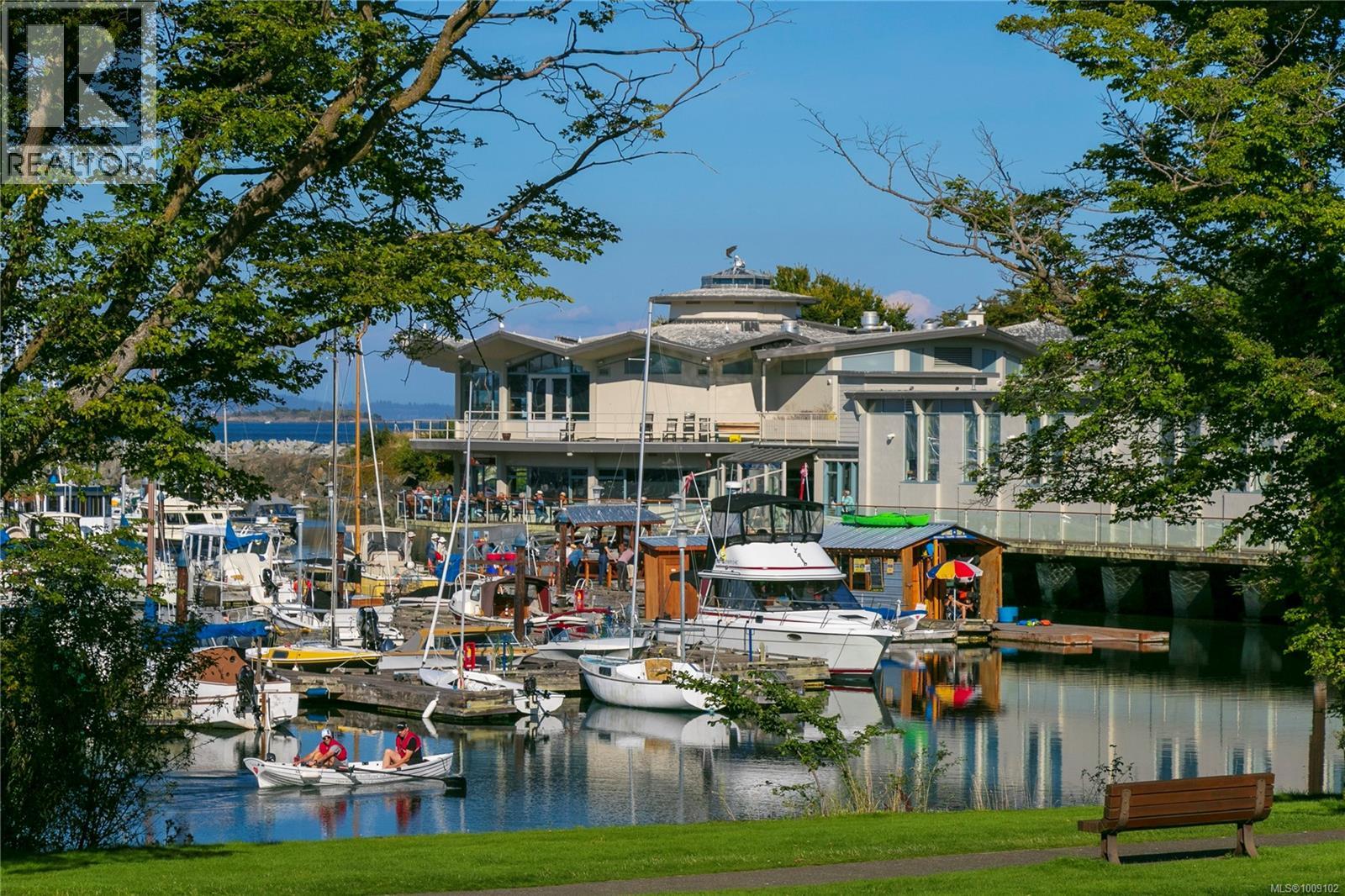 Photo 32 of 821 Newport Ave, Oak Bay BC