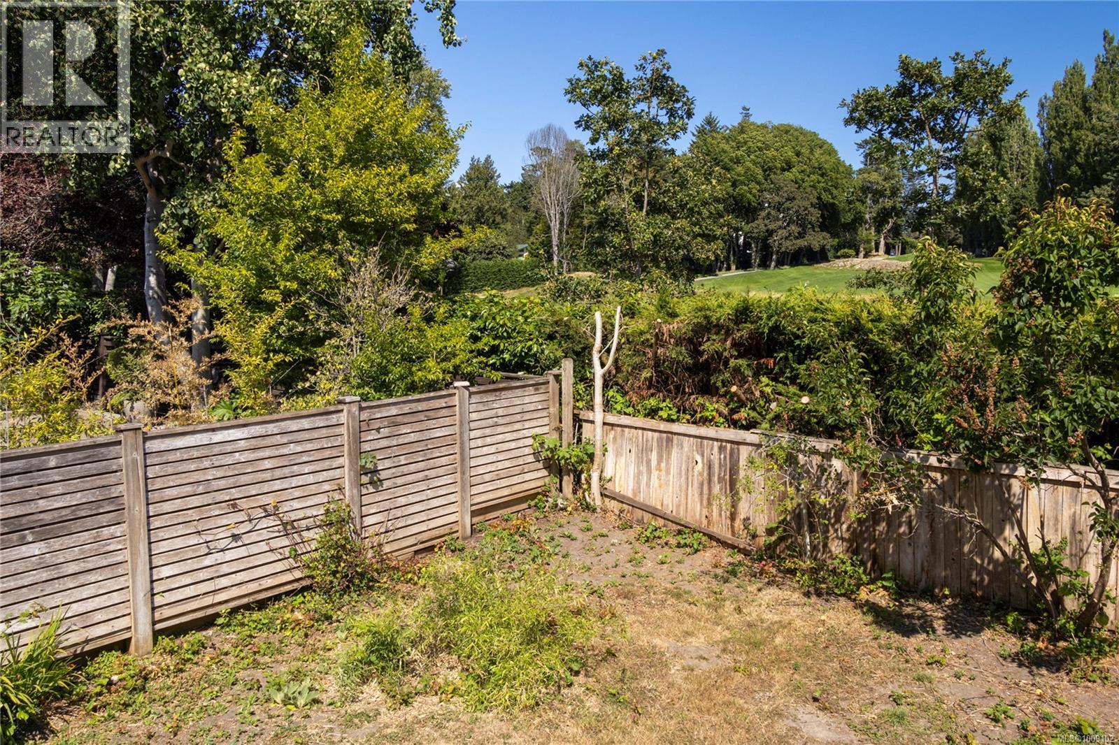 Photo 21 of 821 Newport Ave, Oak Bay BC