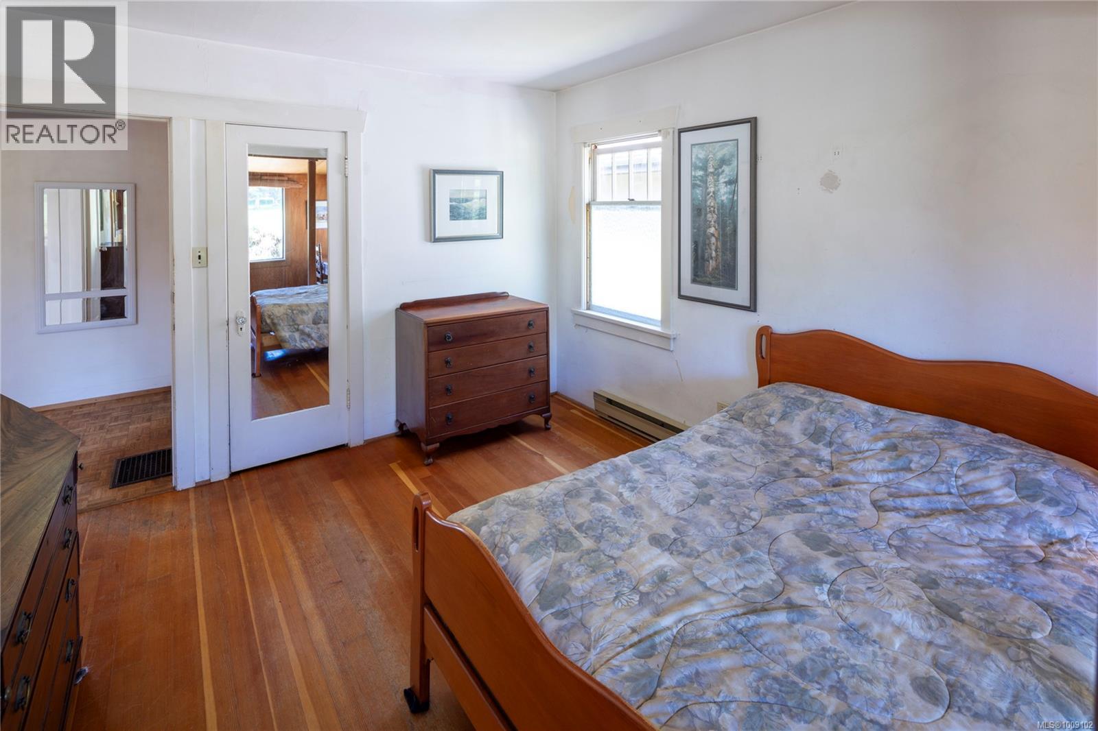 Photo 14 of 821 Newport Ave, Oak Bay BC