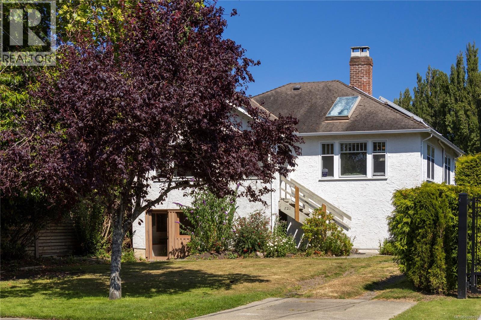 Photo 26 of 821 Newport Ave, Oak Bay BC