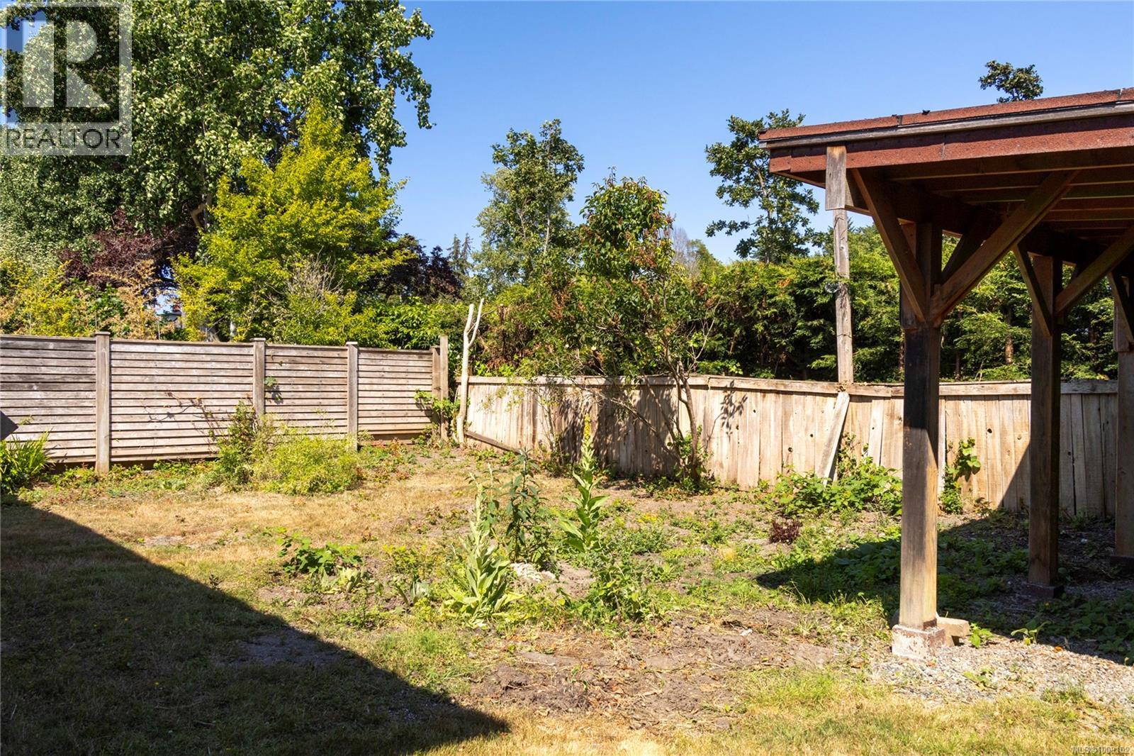 Photo 19 of 821 Newport Ave, Oak Bay BC