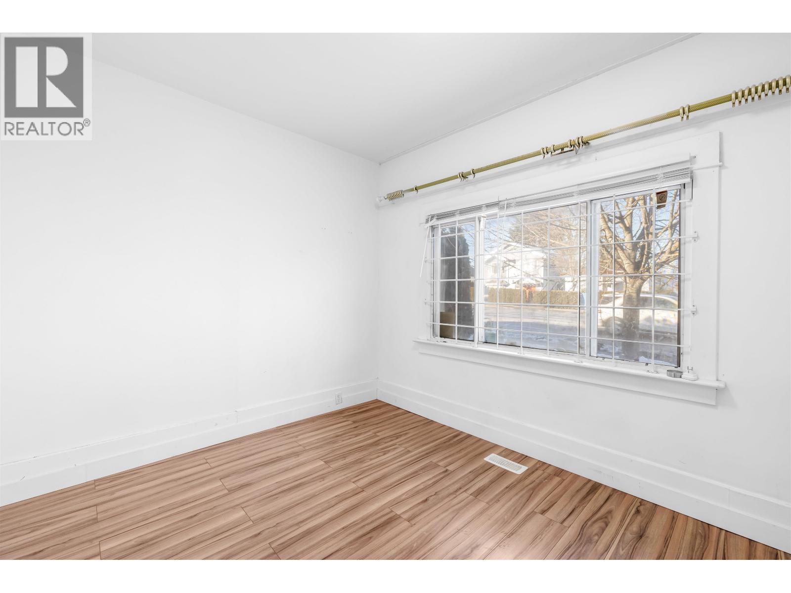 Photo 19 of 1722 E 41st Avenue, Vancouver BC