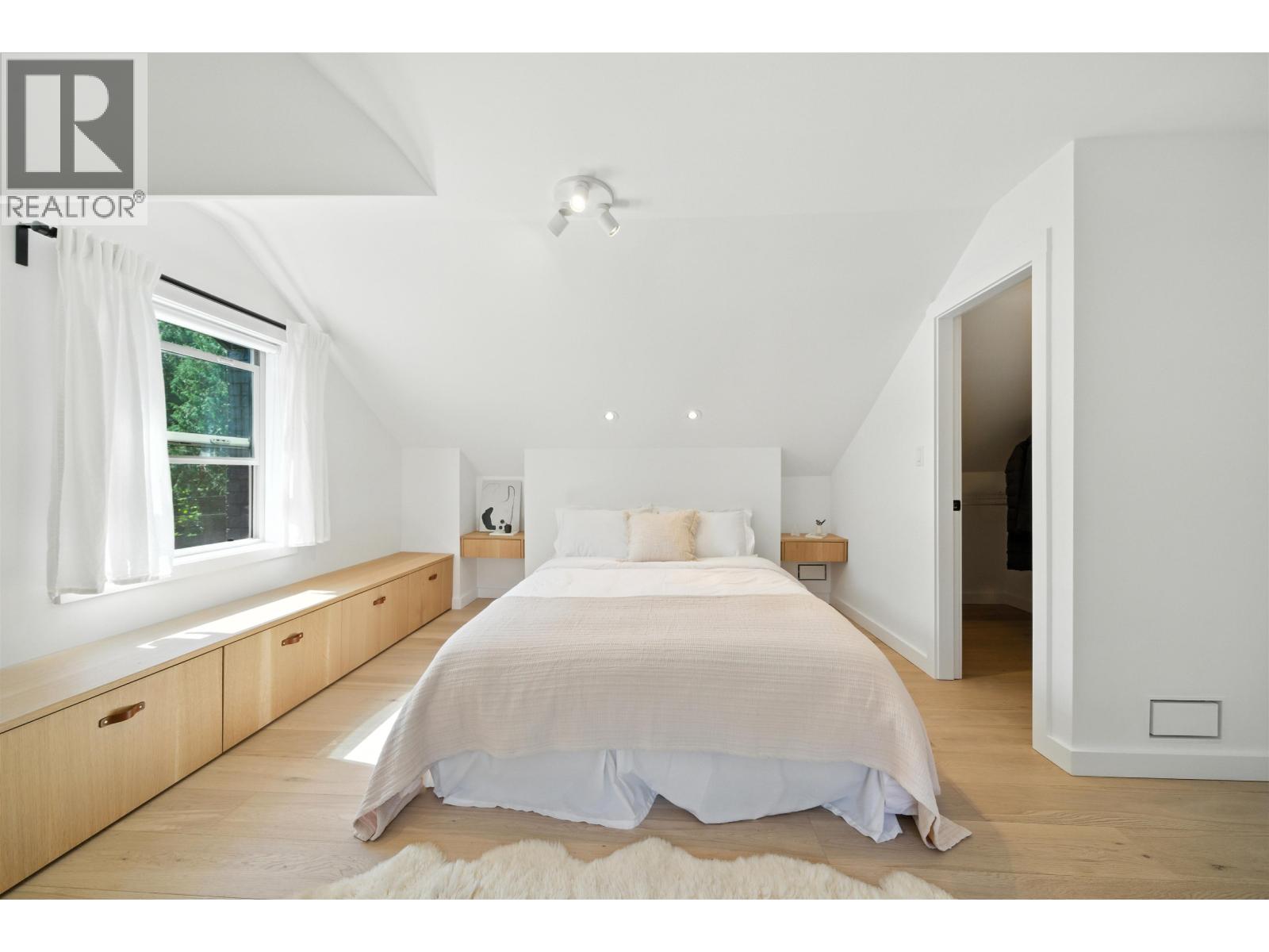 3514 BEACH AVENUE, Roberts Creek