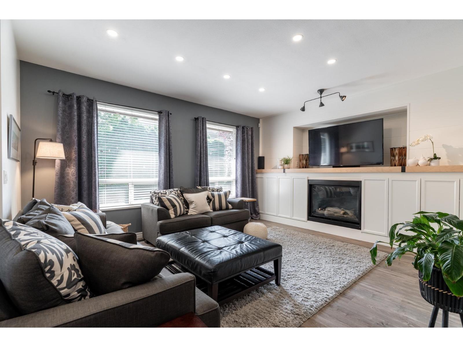 Photo 9 of 8 18868 69 Avenue, Surrey BC