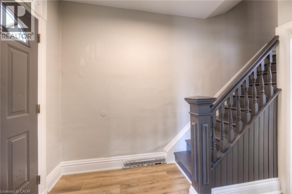 Photo 8 of 40 Bristol Street, Hamilton ON