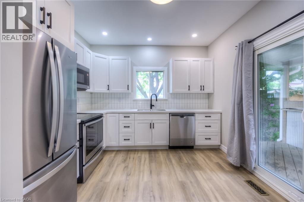 Photo 22 of 40 Bristol Street, Hamilton ON