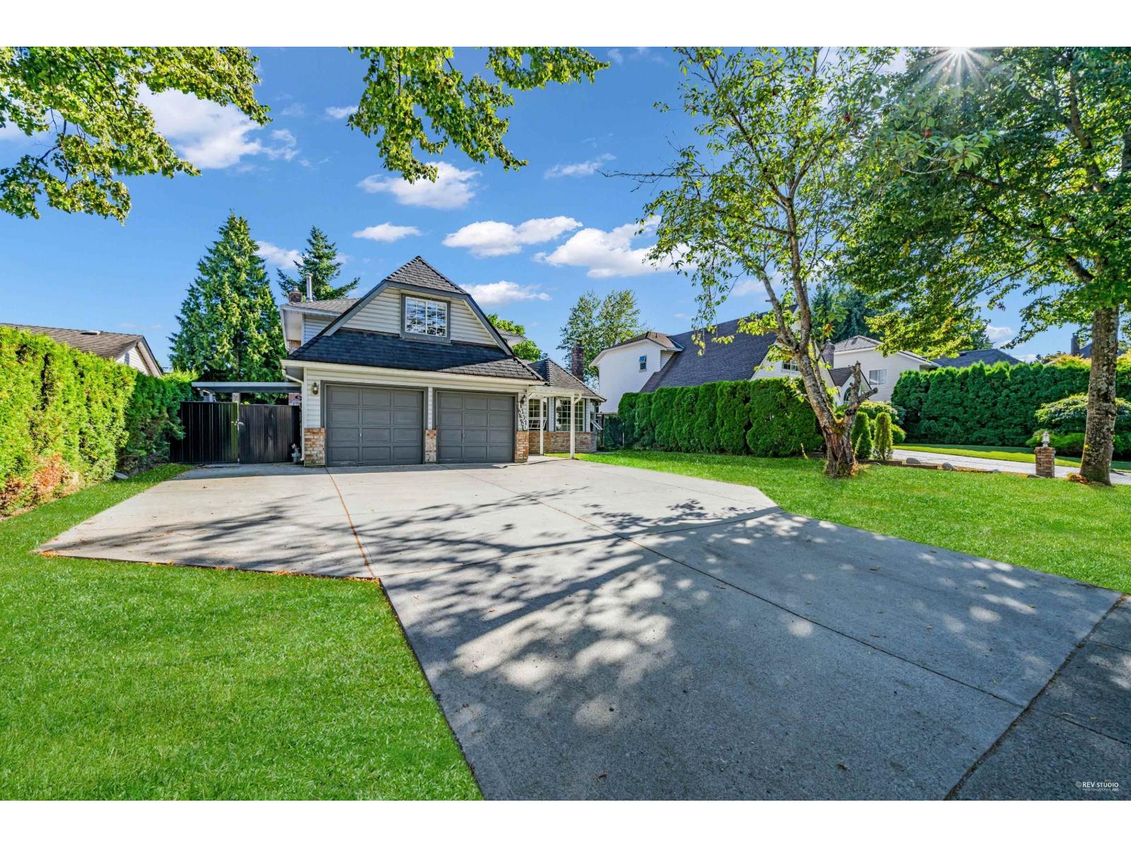 Photo 5 of 13330 59 B Avenue, Surrey BC