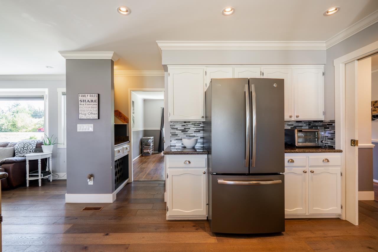 Photo 9 of 6099 228 Street, Langley BC