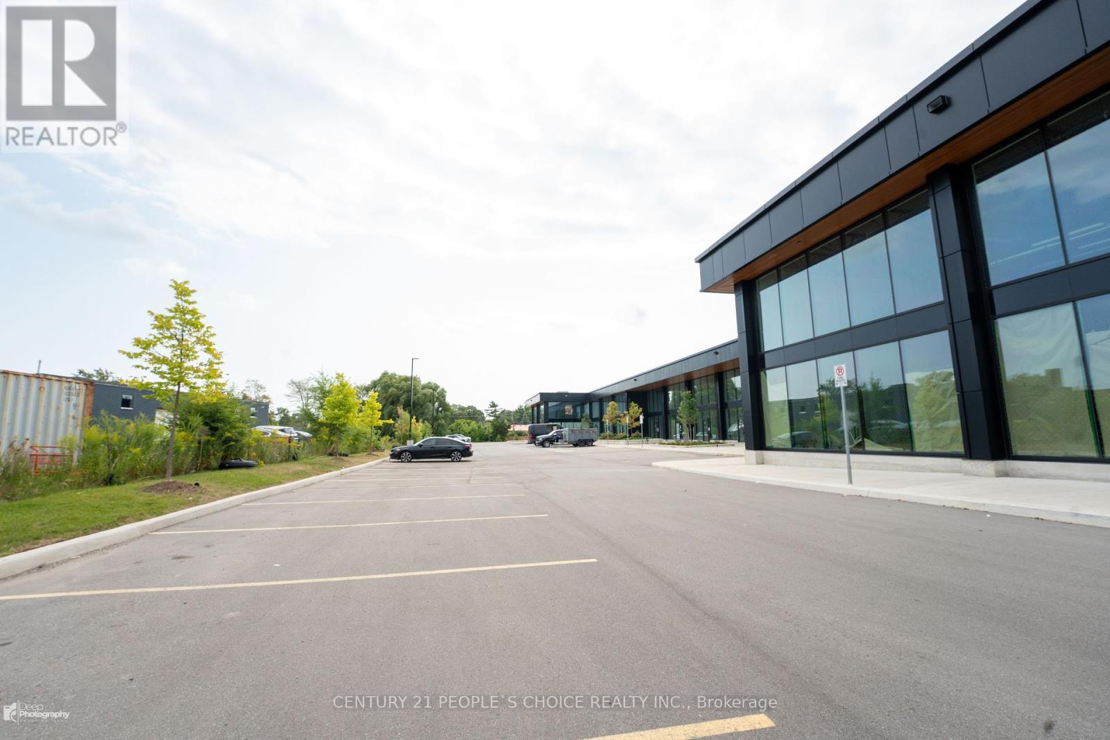 Photo 11 of 12 530 Speers Road, Oakville ON
