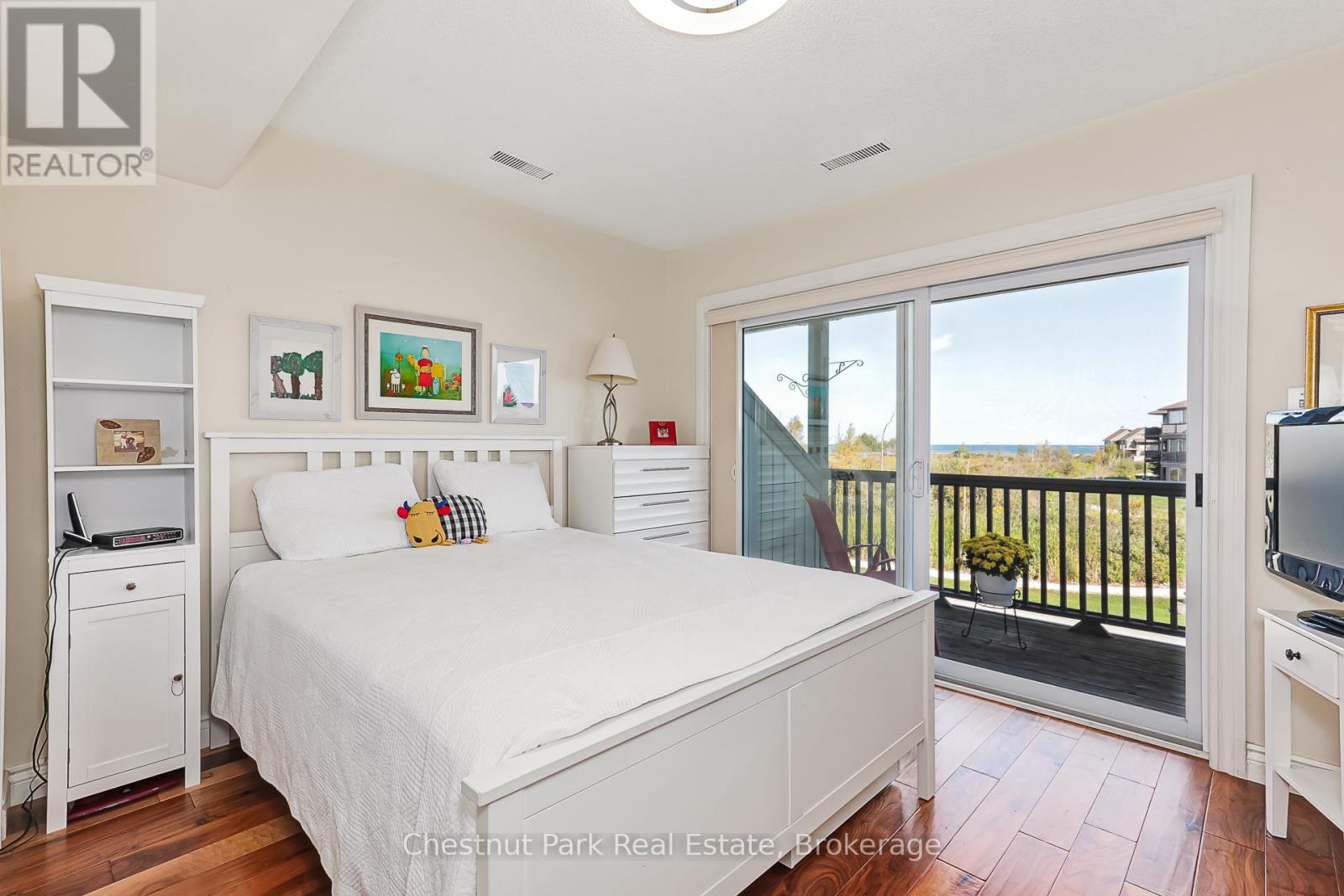 Photo 23 of 714 Johnston Park Avenue, Collingwood ON